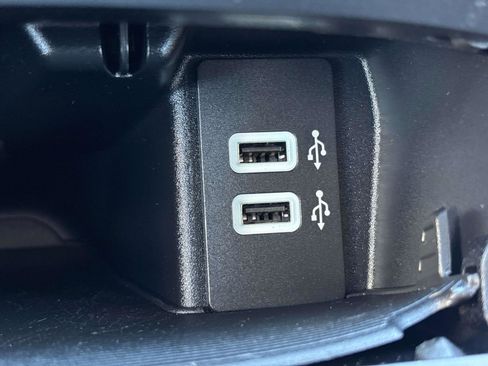 Used 2018 Ford Edge Sport w/ Technology Package image 32