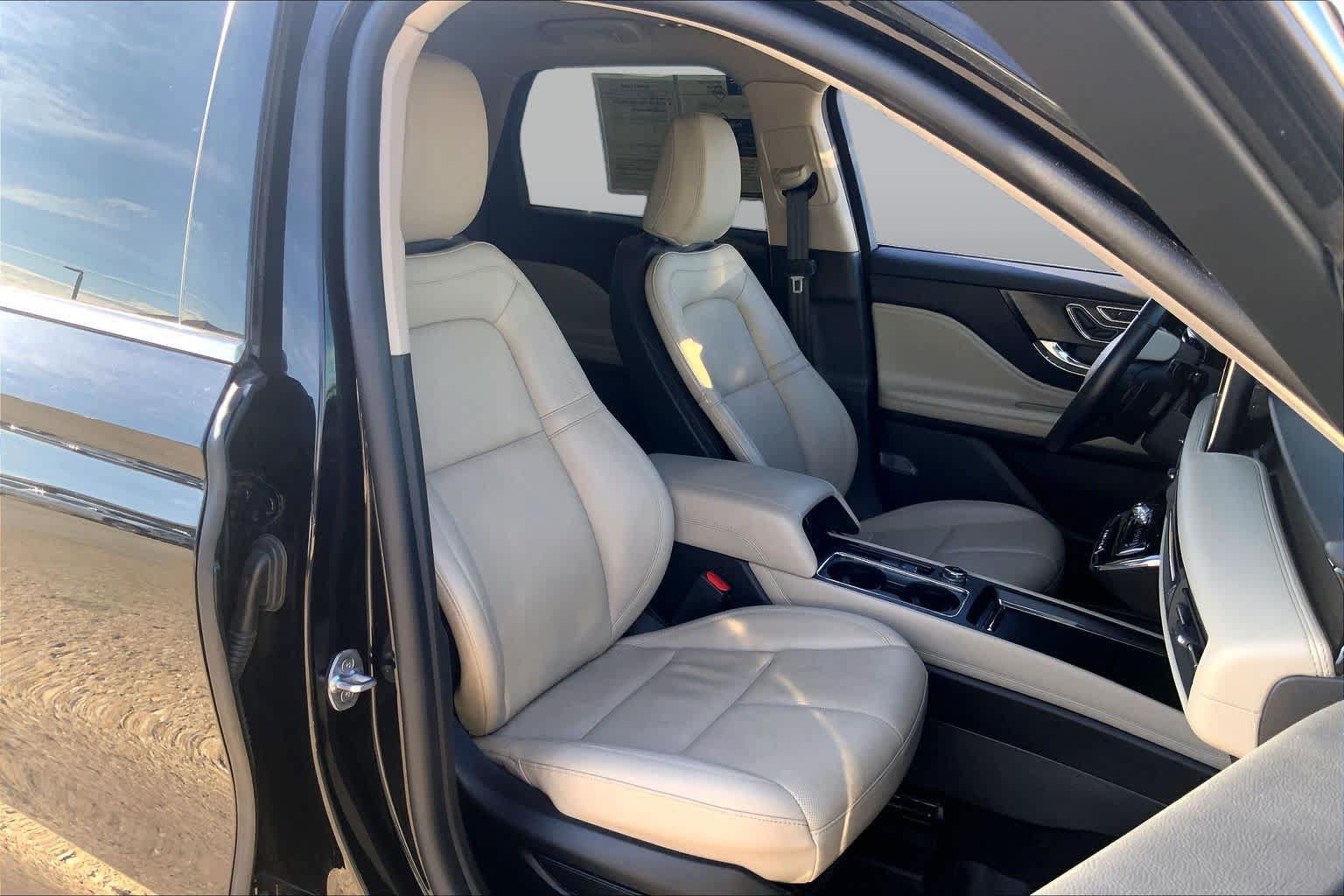 Used 2025 Lincoln Corsair Reserve AWD/4WD image 9