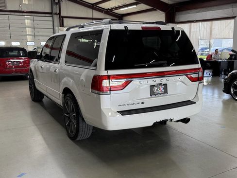 Used 2017 Lincoln Navigator L Reserve image 7