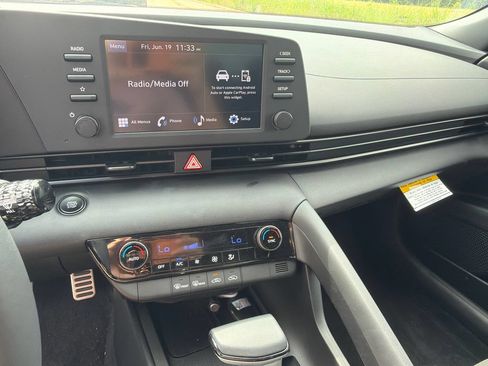 Certified 2025 Hyundai Elantra Sport FWD image 25