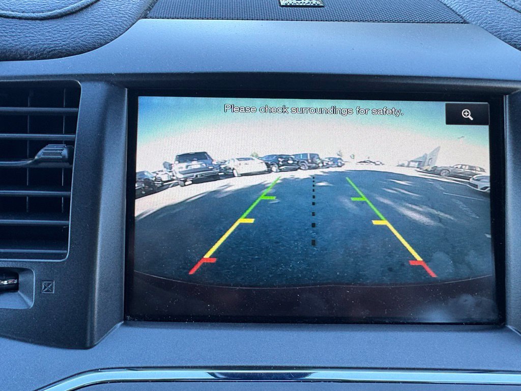 Used 2013 Lincoln MKS AWD image 23