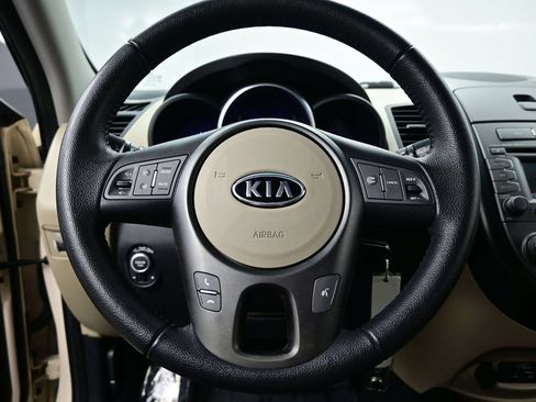 Used 2012 Kia Soul ! FWD image 21