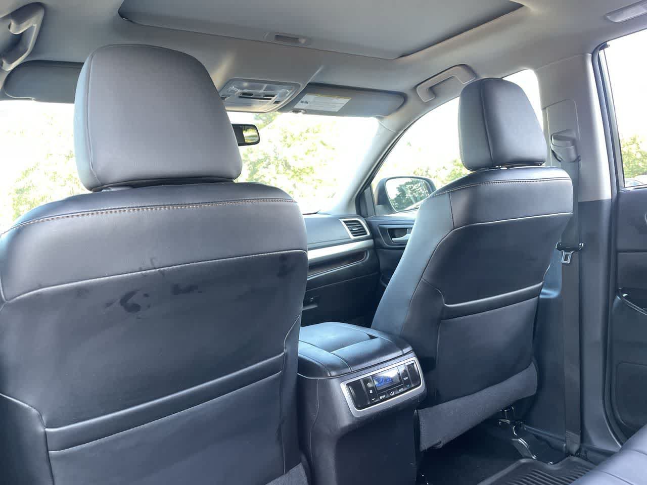 Used 2015 Toyota Highlander XLE AWD/4WD image 21