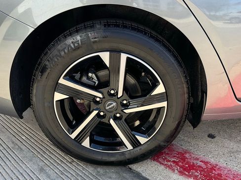 Used 2024 Nissan Sentra SV image 9