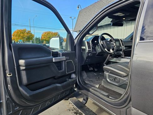 Used 2018 Ford F150 Platinum w/ Technology Package image 27