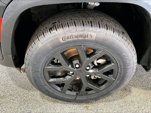 Used 2024 Jeep Grand Cherokee Limited w/ Luxury Tech Group II image 36