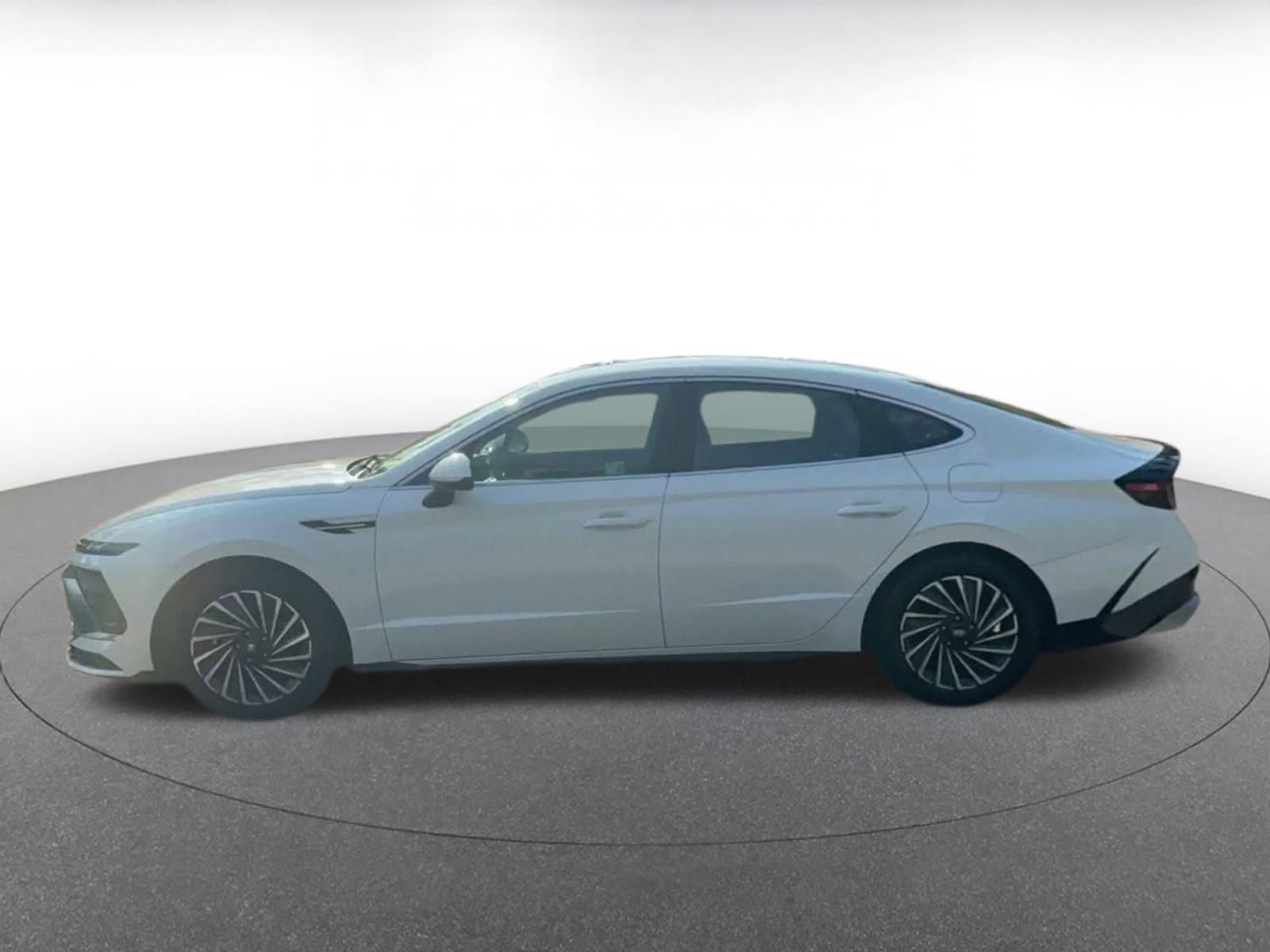 Used 2025 Hyundai Sonata SEL FWD image 9