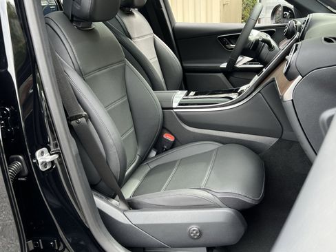 Used 2026 Mercedes-Benz GLC 300 4MATIC image 26