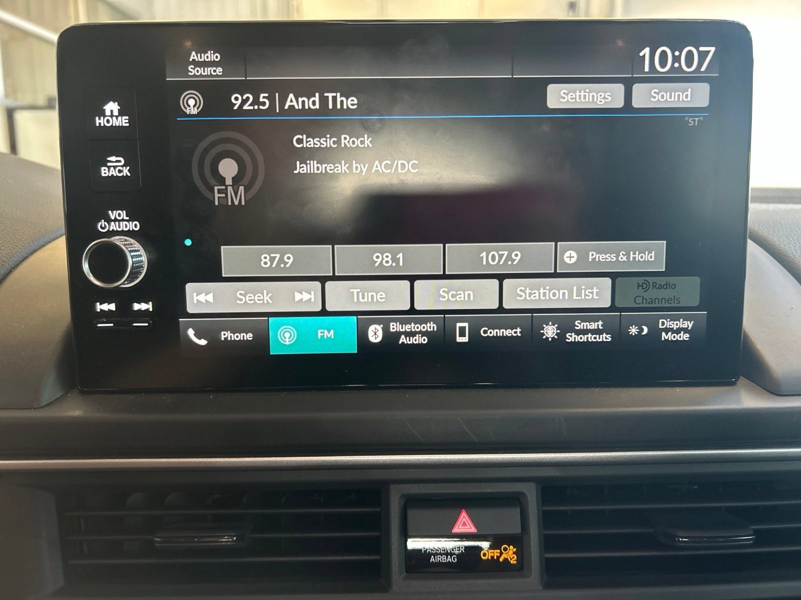 Used 2025 Honda Pilot EX-L image 32