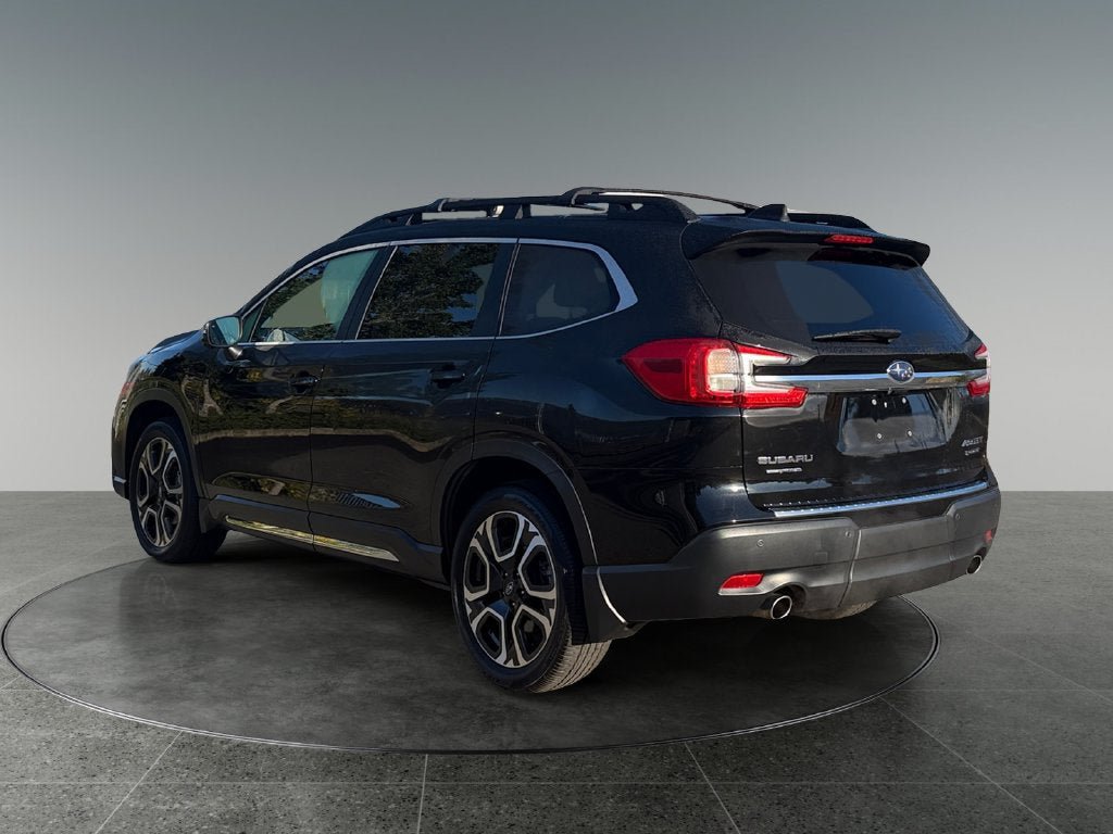 Used 2023 Subaru Ascent Limited w/ Technology Package AWD/4WD image 8