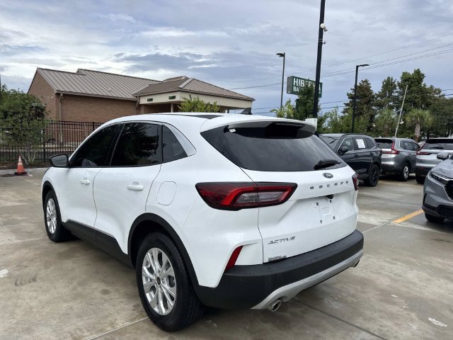 Used 2023 Ford Escape Active w/ Cold Weather Package FWD image 5