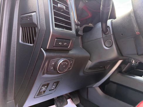 Used 2019 Ford F150 Lariat w/ Equipment Group 502A Luxury AWD/4WD image 20