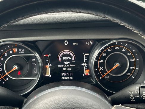 Used 2019 Jeep Wrangler Unlimited Sahara w/ Uconnect 4C Nav & Sound Group image 25