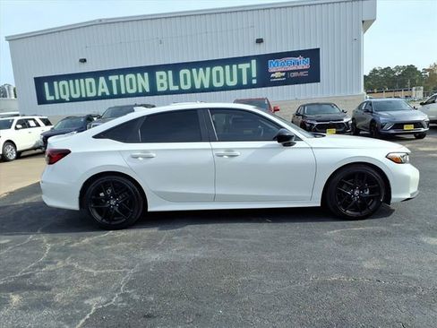 Used 2025 Honda Civic Sport image 4