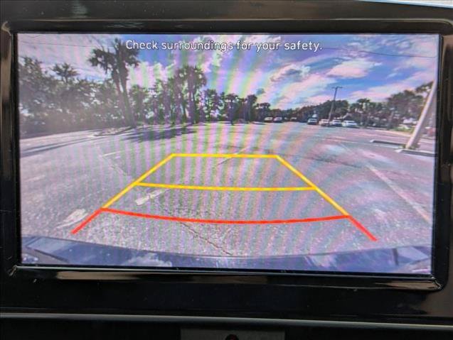Used 2022 Hyundai Elantra SEL w/ Convenience Package FWD image 9