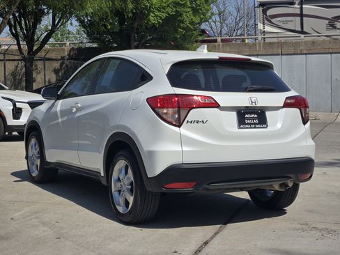 Used 2016 Honda HR-V LX image 8