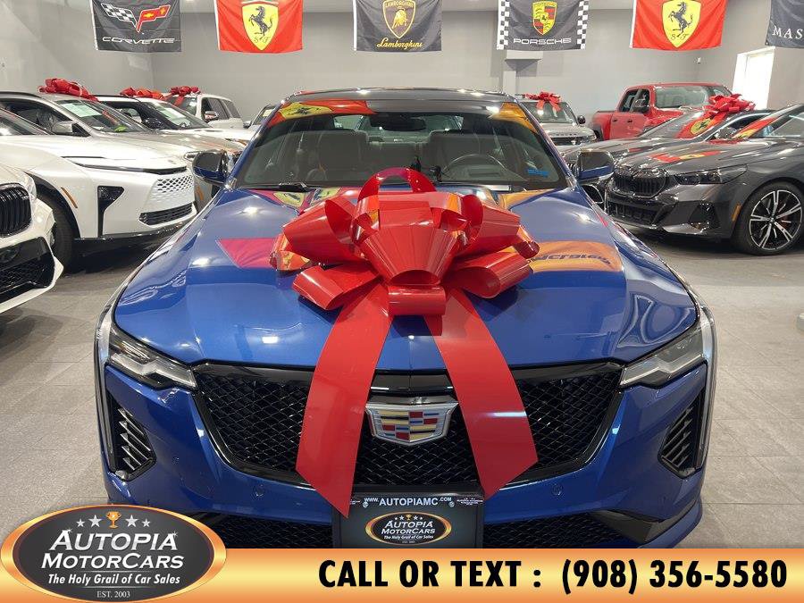 Used 2022 Cadillac CT4 V RWD image 9