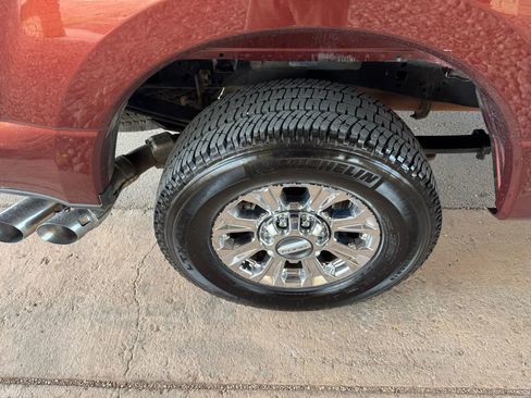 Used 2017 Ford F250 Lariat w/ Chrome Package image 30