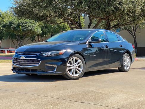 Used 2017 Chevrolet Malibu LT w/ Leather Package image 3
