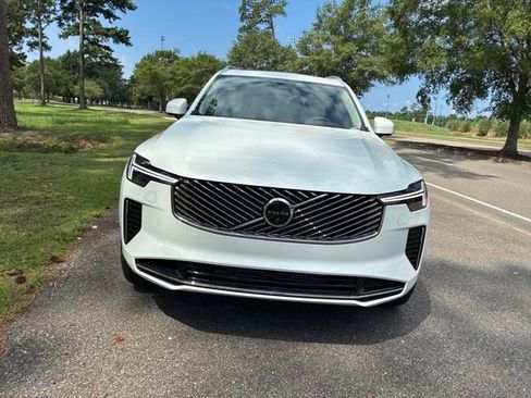 New 2026 Volvo XC90 T8 Plus w/ Protection Package Premier AWD/4WD image 2
