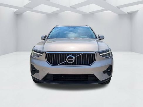 Certified 2024 Volvo XC40 B5 Plus AWD/4WD image 11