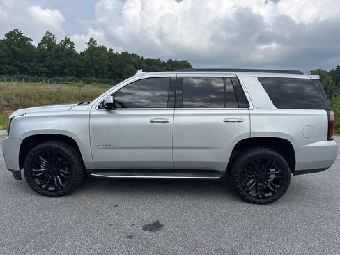 Used 2017 GMC Yukon SLT AWD/4WD image 2