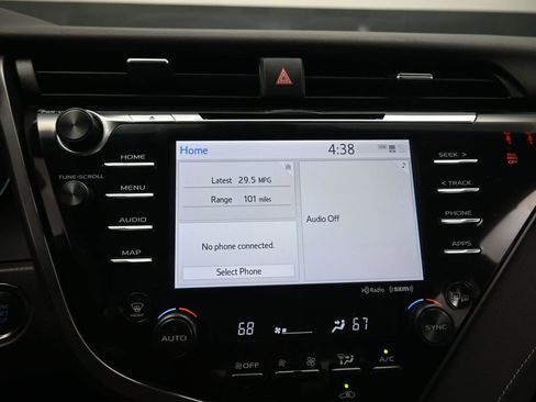 Used 2019 Toyota Camry XSE image 12