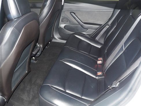 Used 2020 Tesla Model 3 Standard Range Plus image 8