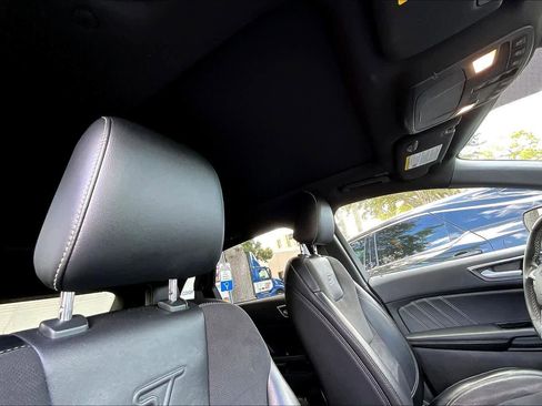 Used 2020 Ford Edge ST image 13