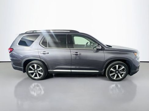 Used 2024 Honda Pilot Touring image 9