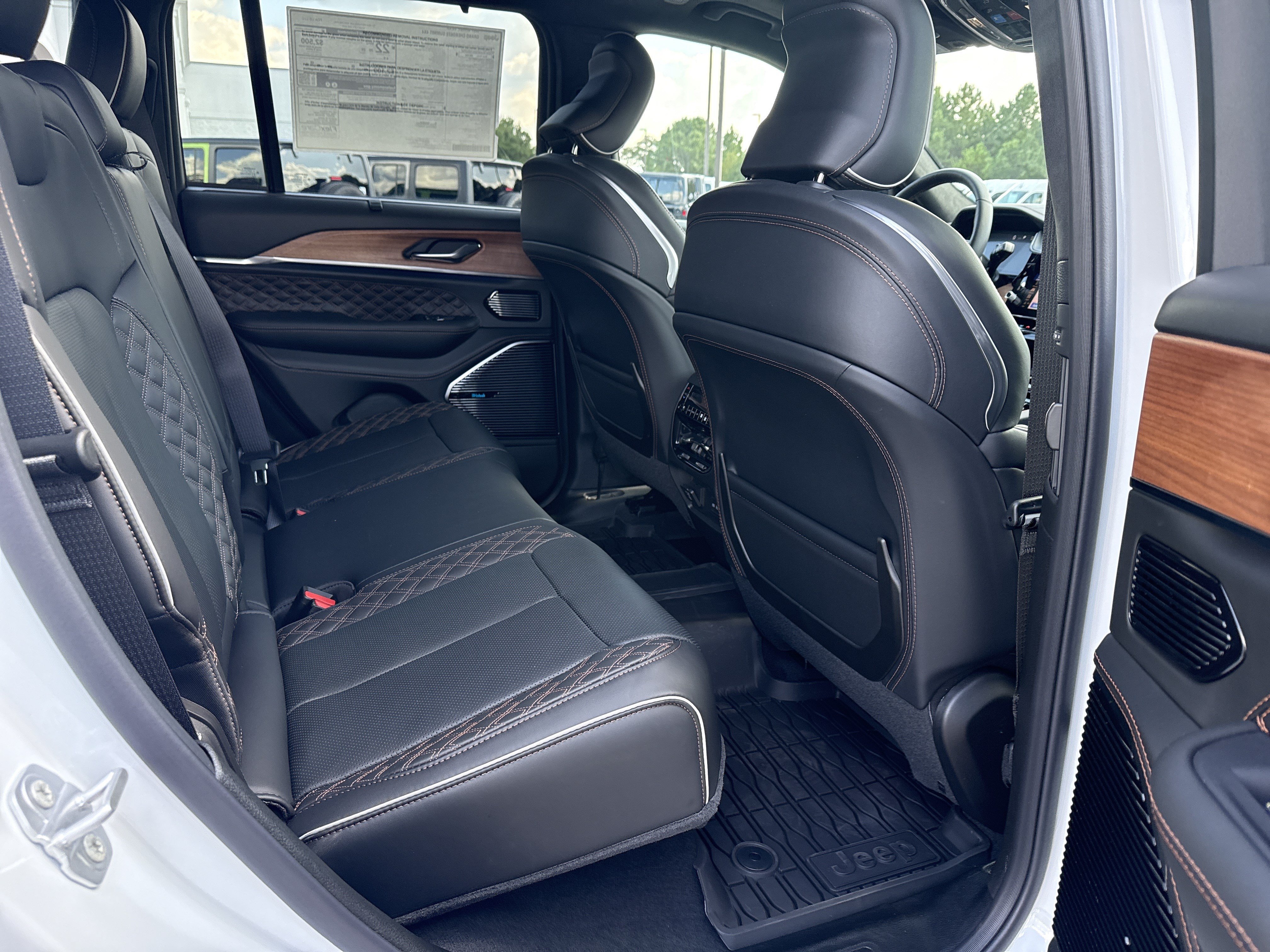 New 2027 Jeep Grand Cherokee Summit AWD/4WD image 15