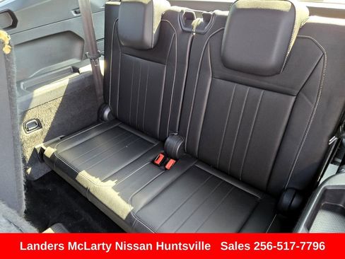 Used 2022 Volkswagen Tiguan SE R-Line image 14