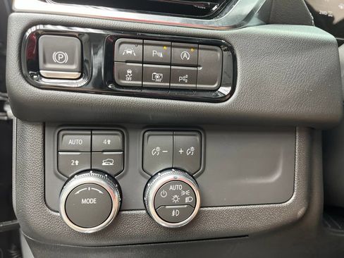 New 2026 GMC Yukon Denali w/ Sun & Power Step Package AWD/4WD image 14