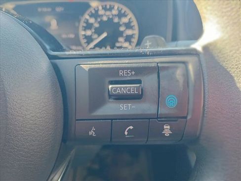 Used 2023 Nissan Rogue SV image 20