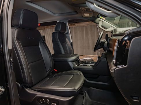 Used 2025 GMC Sierra 3500 Denali w/ Denali Reserve Package image 30