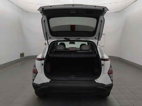 Used 2025 Hyundai Kona SEL FWD image 29