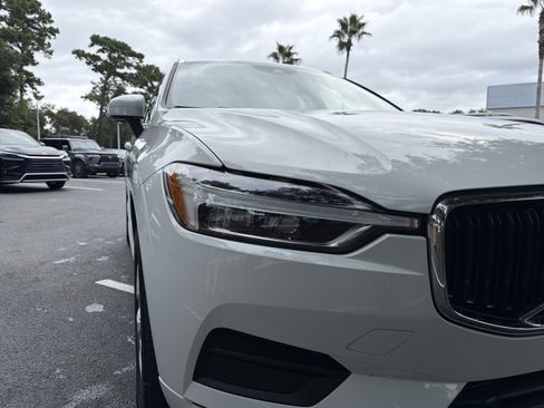 Used 2020 Volvo XC60 T5 Momentum w/ Protection Package Premier FWD image 12