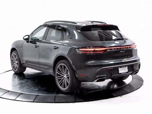 Certified 2025 Porsche Macan image 3