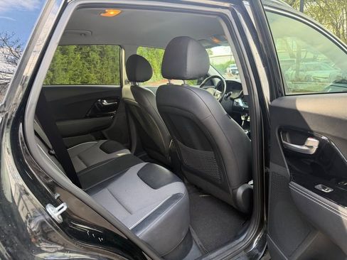 Used 2022 Kia Niro EX w/ Cold Weather Package image 15