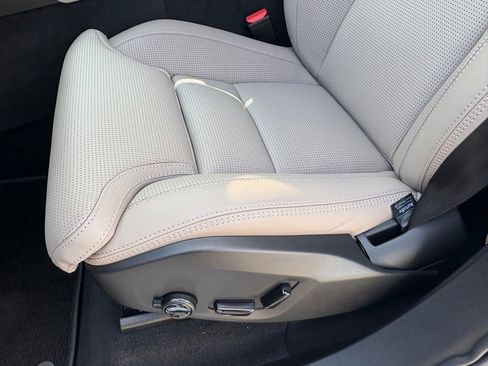 New 2026 Volvo XC90 B6 Ultra w/ Protection Package image 18