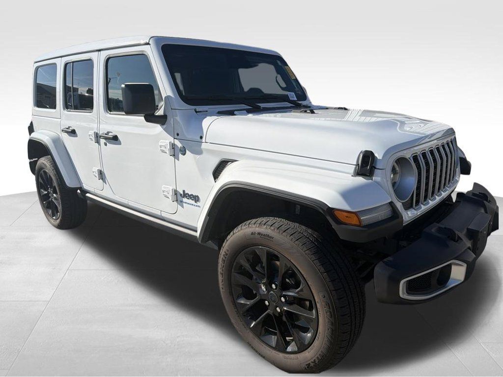 Used 2025 Jeep Wrangler Unlimited Sahara w/ Safety Group AWD/4WD image 13