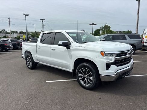 Used 2023 Chevrolet Silverado 1500 LT AWD/4WD image 2