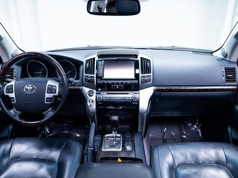 Used 2015 Toyota Land Cruiser AWD/4WD image 9