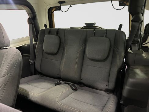 Used 2025 Jeep Wrangler Sport AWD/4WD image 19