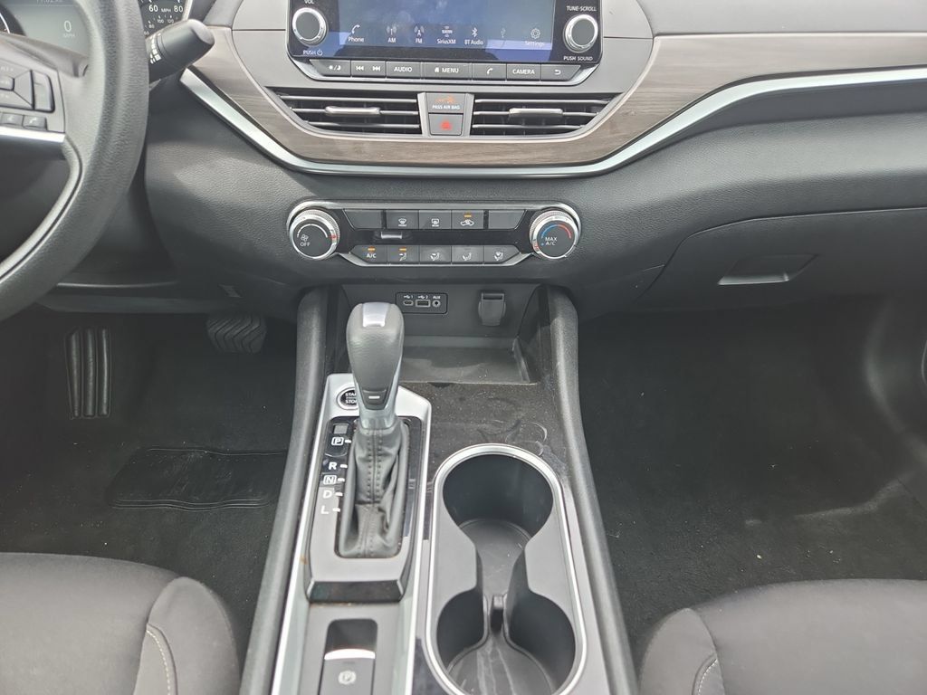 Used 2024 Nissan Altima 2.5 SV AWD/4WD image 12