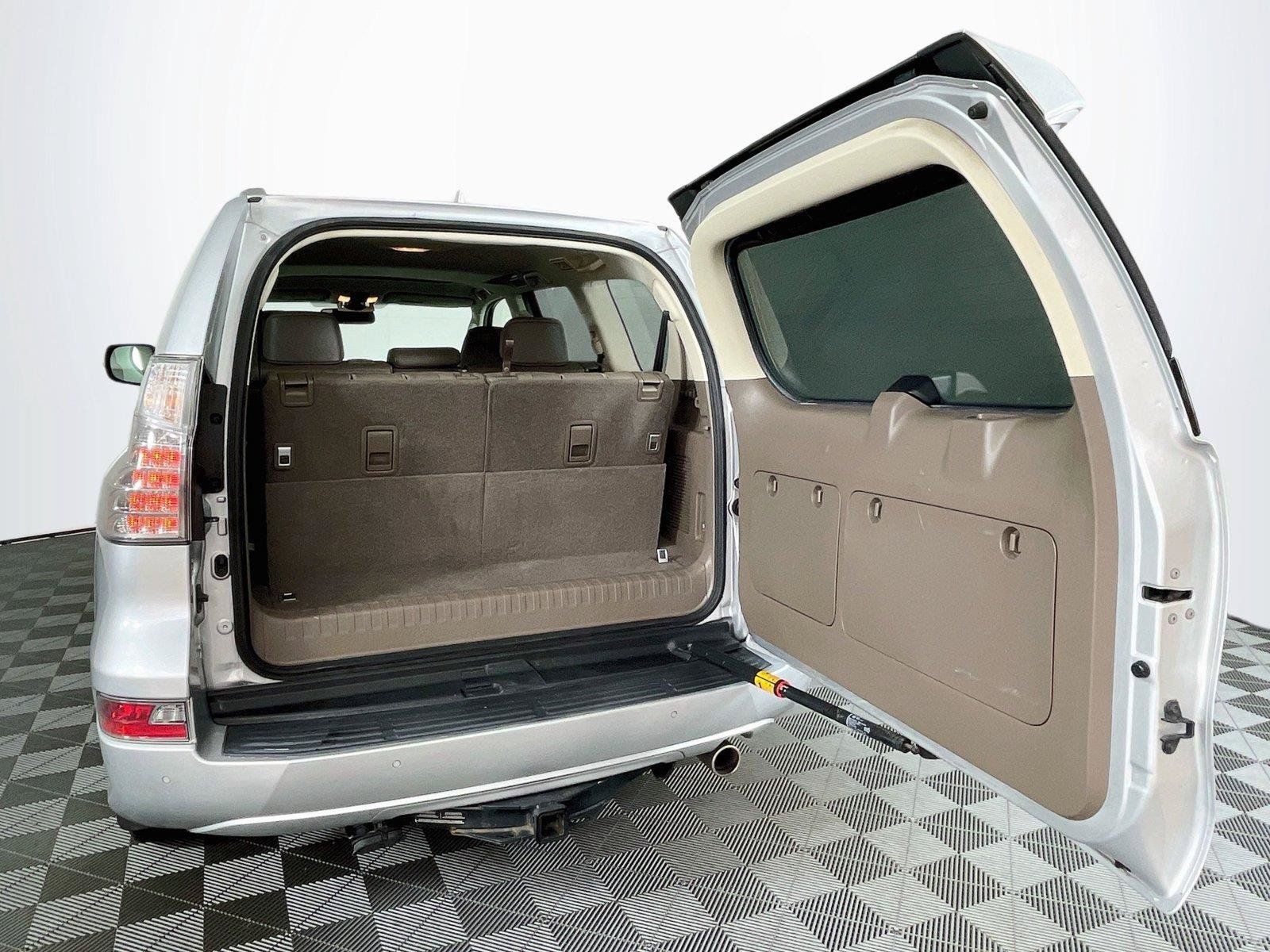 Used 2015 Lexus GX 460 w/ Premium Package AWD/4WD image 30