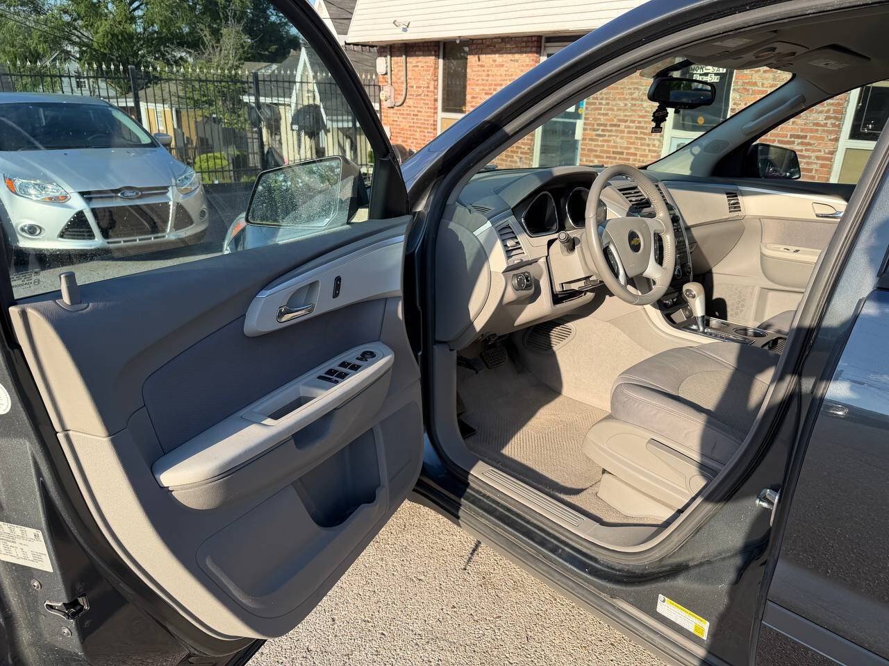 Used 2011 Chevrolet Traverse LS FWD image 15