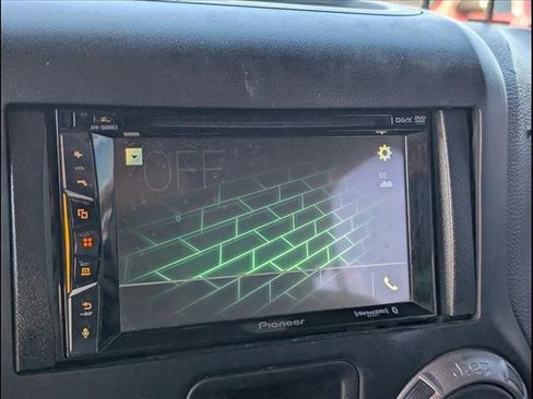 Used 2018 Jeep Wrangler Unlimited Sport w/ Max Tow Package image 11