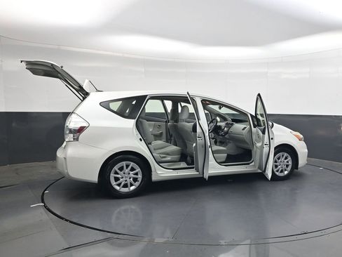 Used 2014 Toyota Prius V Three FWD image 34