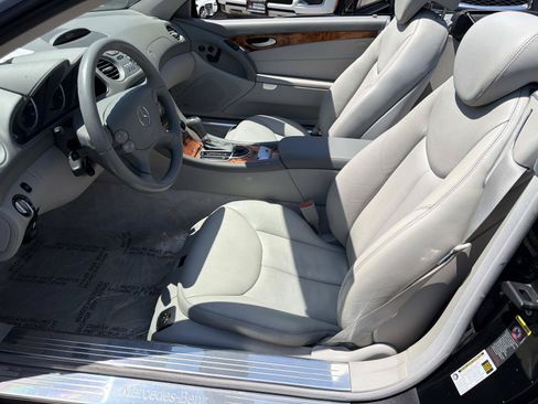 Used 2007 Mercedes-Benz SL 550 image 12